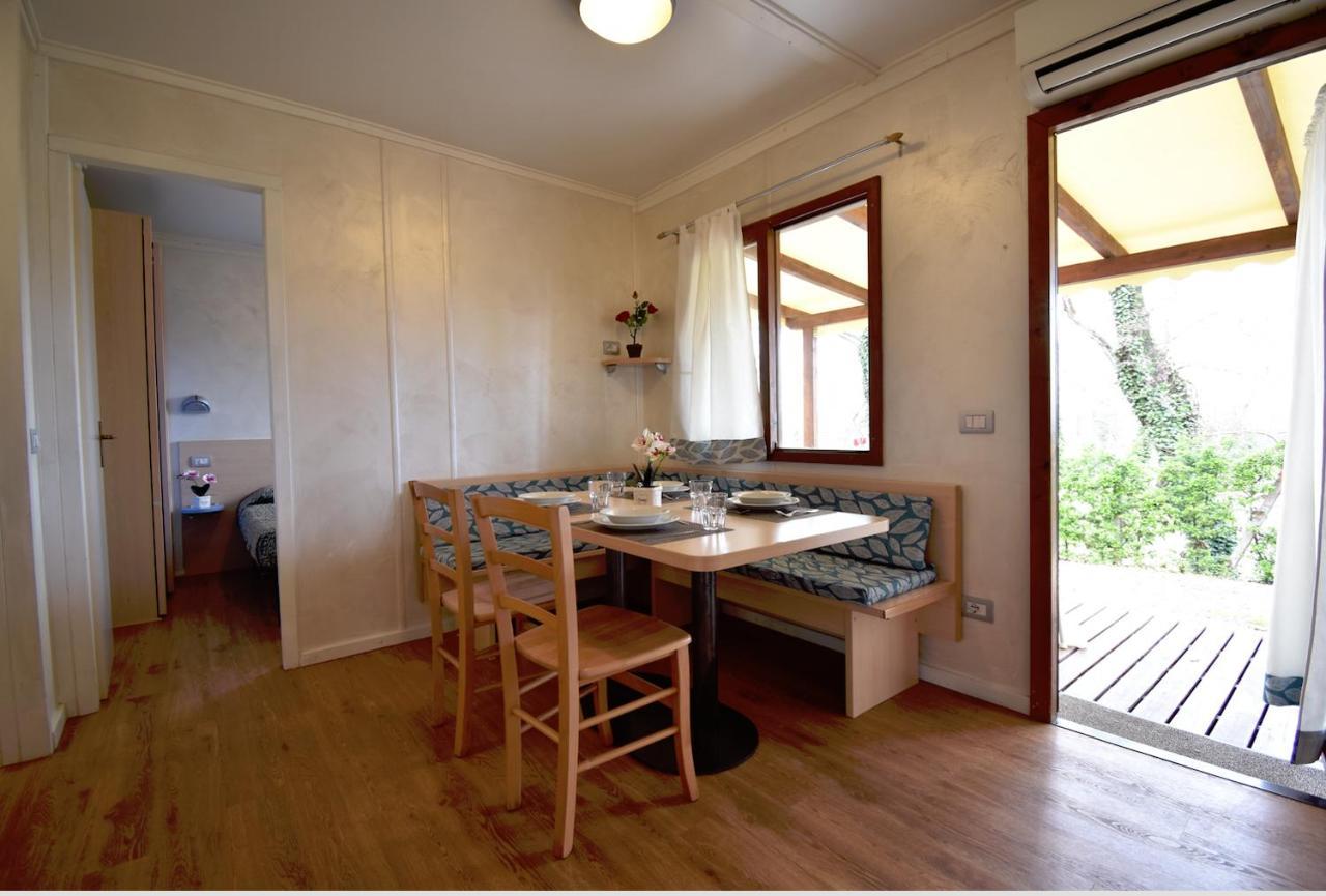 Agriturismo B&B Corte Tonolli Valeggio sul Mincio Eksteriør bilde