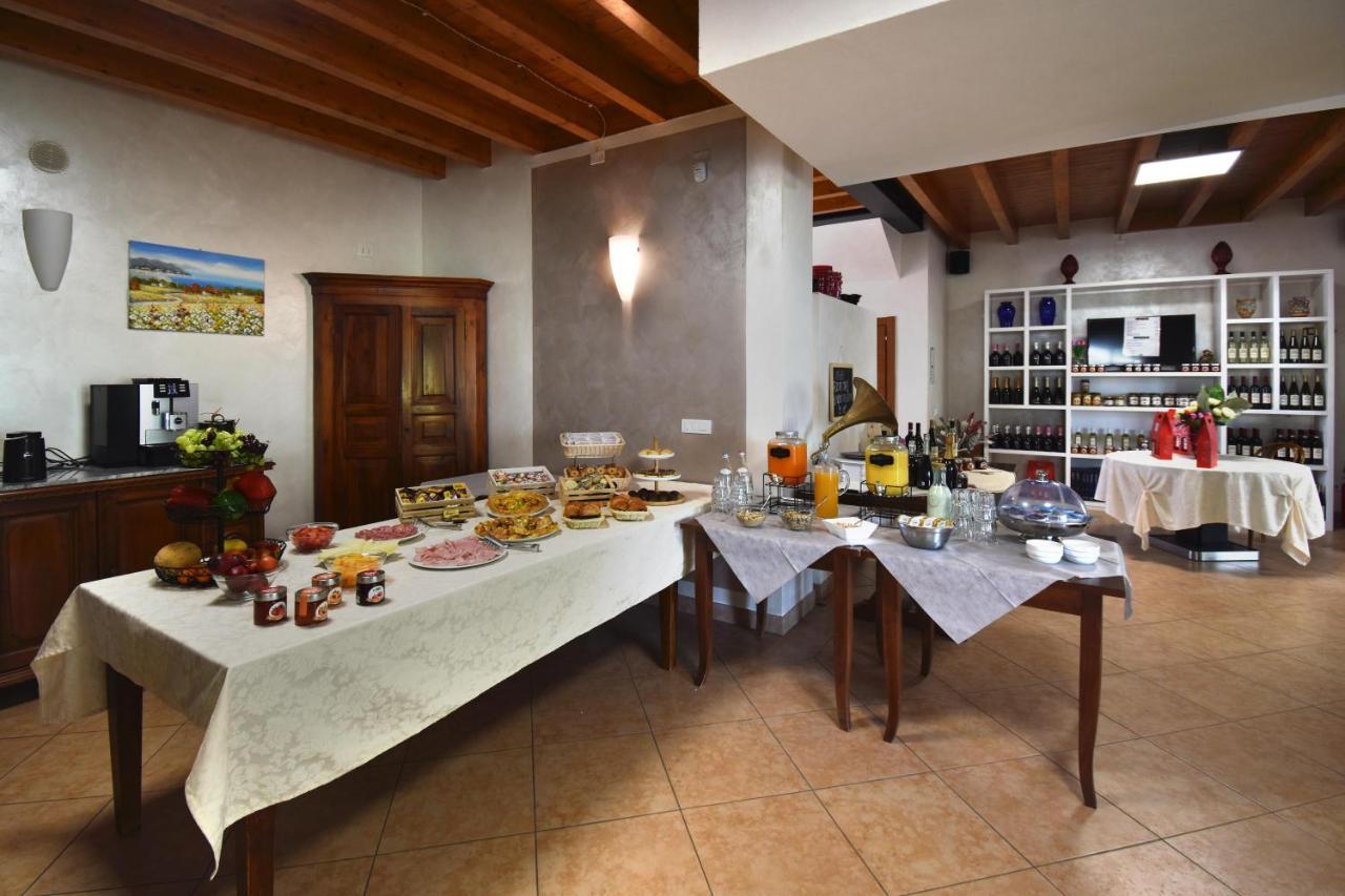 Agriturismo B&B Corte Tonolli Valeggio sul Mincio Eksteriør bilde